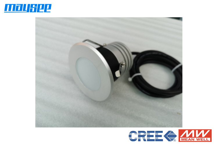 Đèn trần tròn thay đổi màu RGBW hoạt động tối đa 120 độ