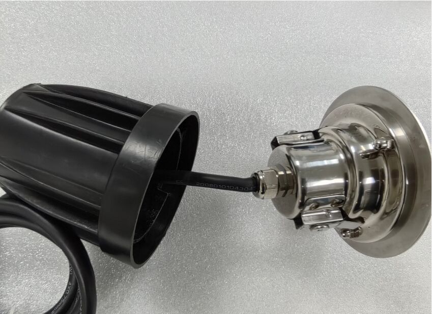 RGB đèn LED hồ bơi Đèn DC12V Điện áp đầu vào 100lmw Hiệu quả ánh sáng Đèn sáng Đèn chống nước Giải pháp chiếu sáng dưới nước