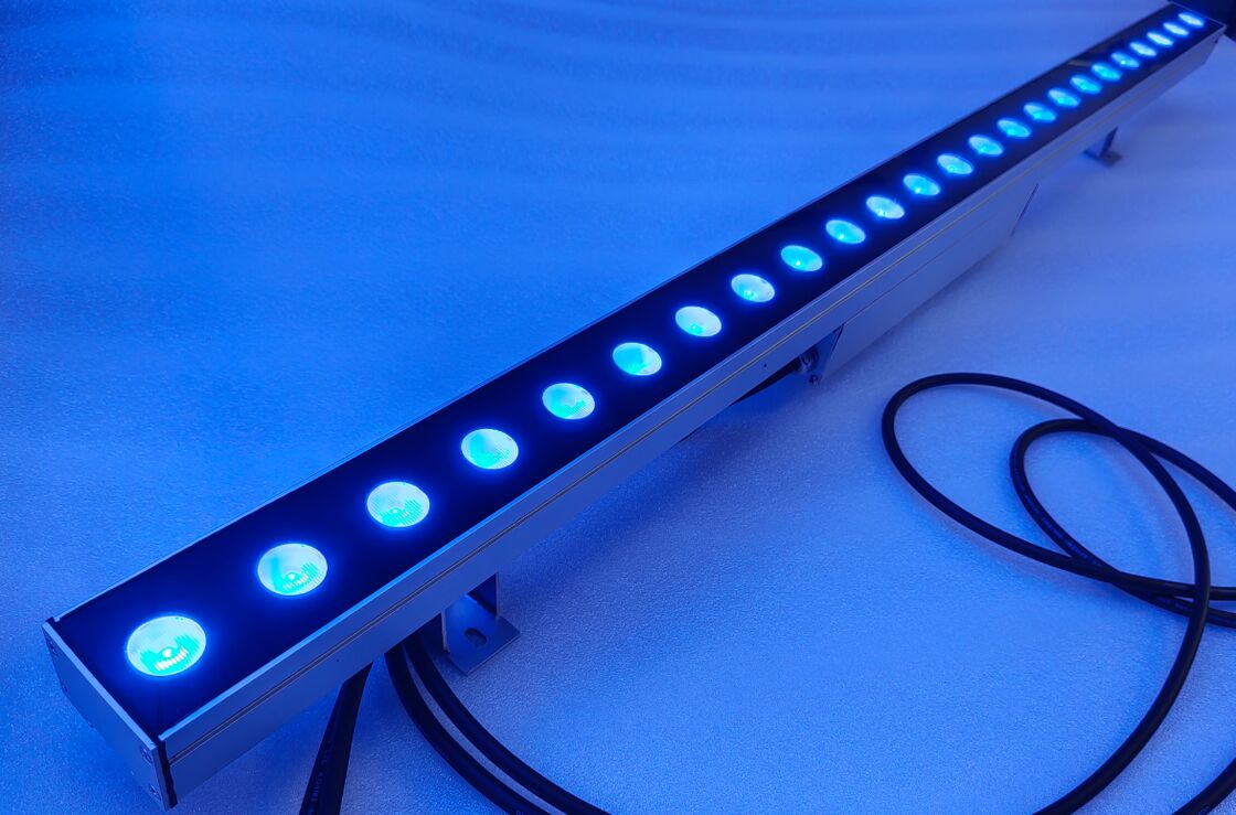 20 độ bằng 60 độ đèn LED Wall Washer trang bị chế độ điều khiển DMX512 và nhiệt độ màu điều chỉnh từ 2700K đến 6500K